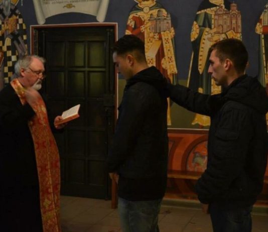 Отац му је Азијат, мајка Холанђанка, а он ПРАВОСЛАВНИ СРБИН и слави СВЕТОГ НИКОЛУ бонанза тан