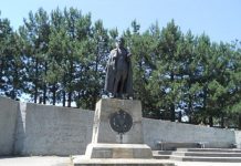 споменик дражи михаиловићу