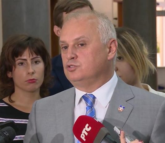 Весић о вакцинацији: Инсистирамо да се уђе у сваку кућу балканска улица