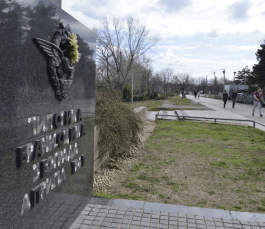 споменик
