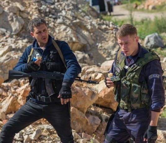 „ЗАУСТАВИТЕ ГА, ТО ЈЕ ПРОПАГАНДА“ Британци кипте од беса, траже да српски филм који обара све рекорде НЕСТАНЕ! британски тајмс