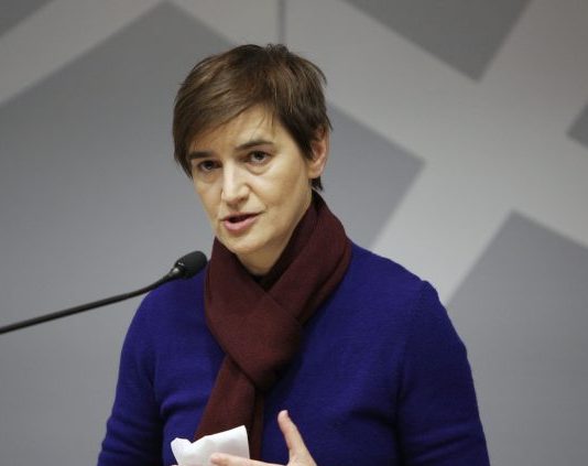 Брнабић: Истражујемо све гробнице, недавно нађена тела деветоро Албанаца ана брнабић