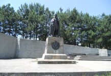 Коме смета споменик ђенералу Дражи Михаиловићу у Београду споменик