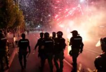 Фајненшел тајмс: Време је да се престане са попуштањем ауторитарном председнику Србије фајненшел тајмс